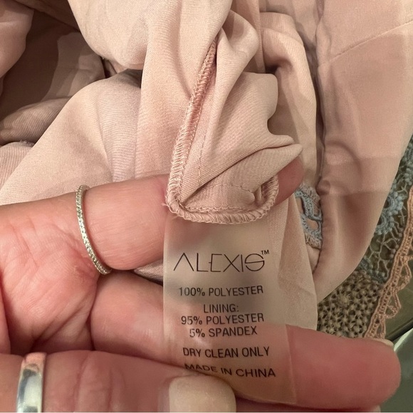 Alexis Lace Romper - Picture 7 of 11